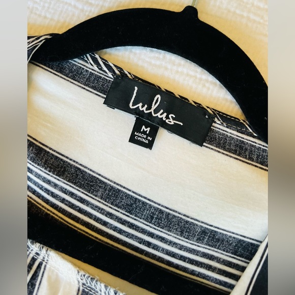 Lulu’s button stripped blouse - Picture 2 of 4